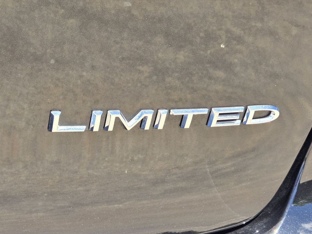 2022 Chrysler Pacifica Limited - 9