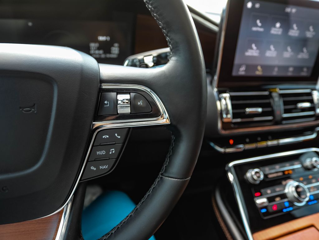 Thumbnail: 2019 Lincoln Navigator - 13