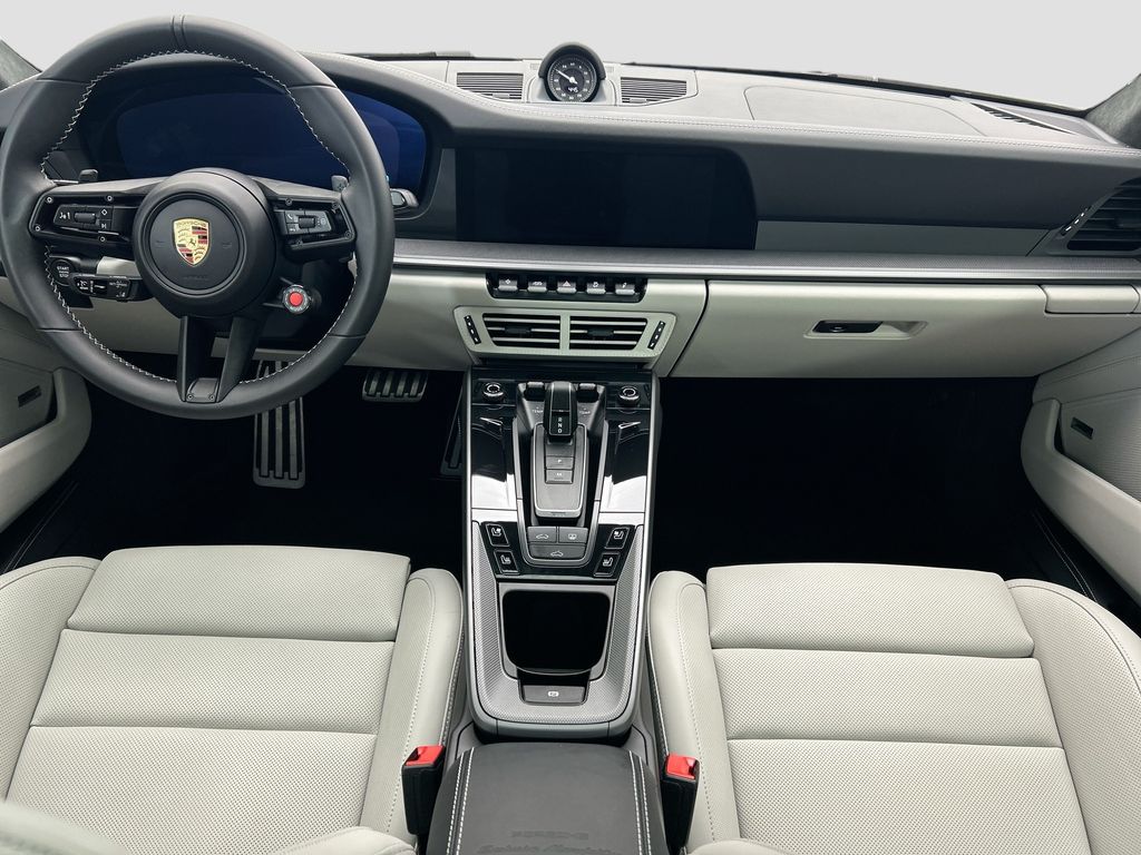 Thumbnail: 2026 Porsche 911 - 13