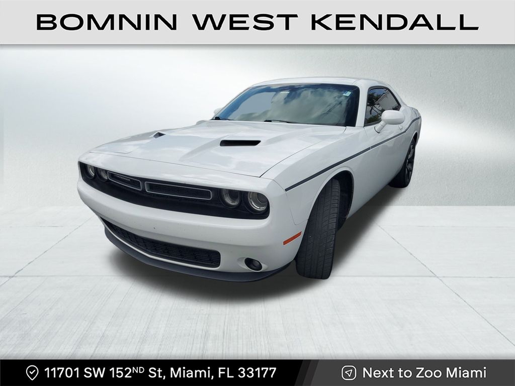 2015 Dodge Challenger SXT photo