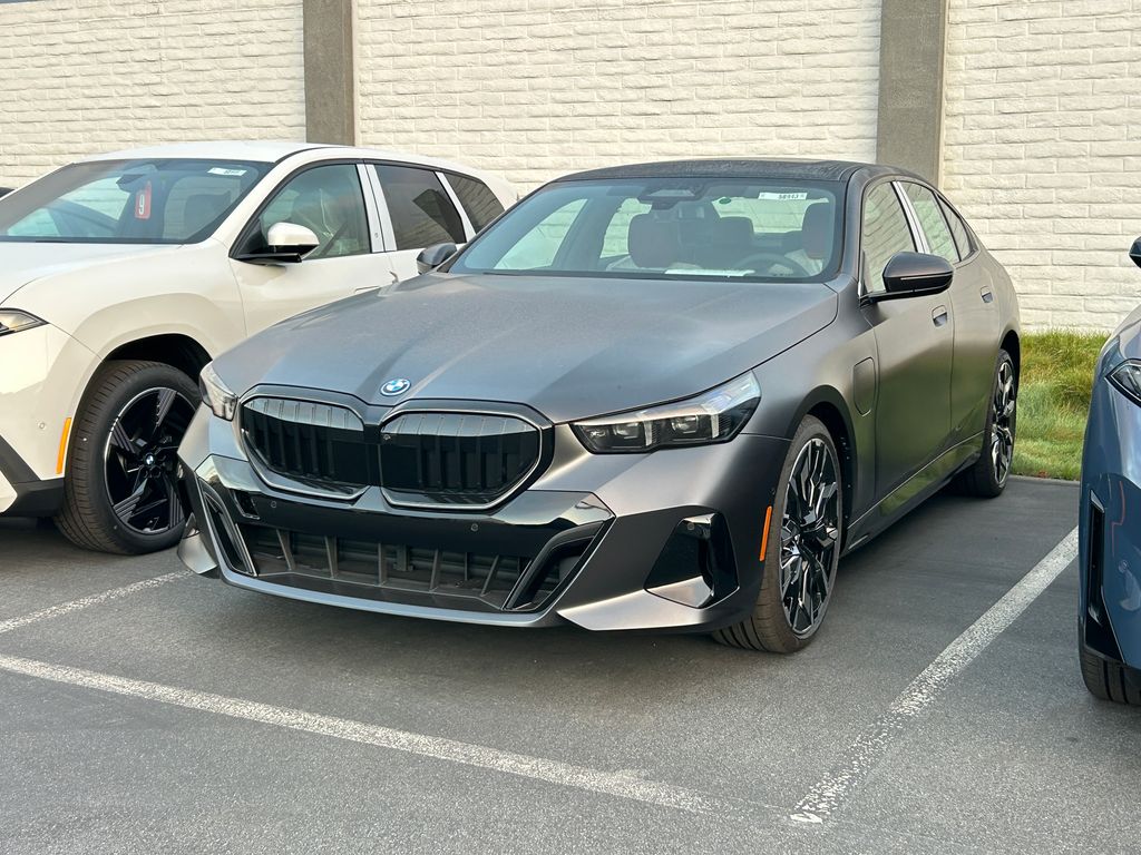 Thumbnail: 2027 BMW 5 Series - 2