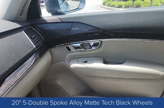 2019 Volvo XC90 T6 Momentum