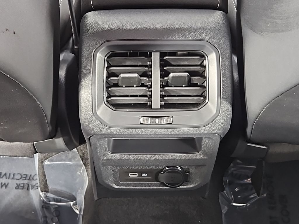 Thumbnail: 2023 Volkswagen Tiguan - 23