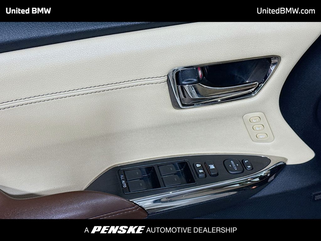 Thumbnail: 2016 Toyota Avalon - 3