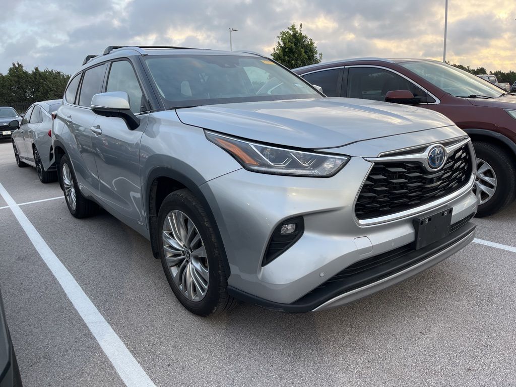 Thumbnail: 2024 Toyota Highlander - 2