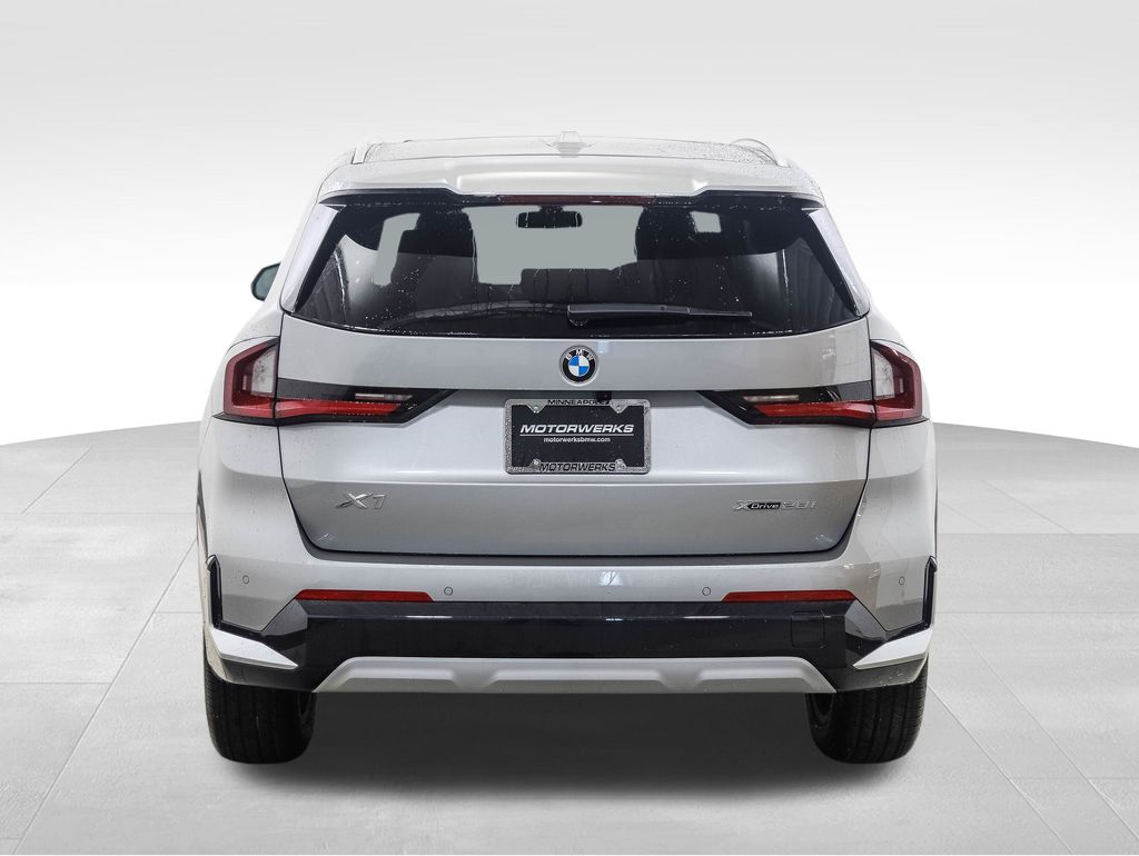 2025 BMW X1 xDrive28i 4