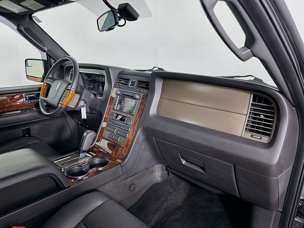 Thumbnail: 2012 Lincoln Navigator - 29
