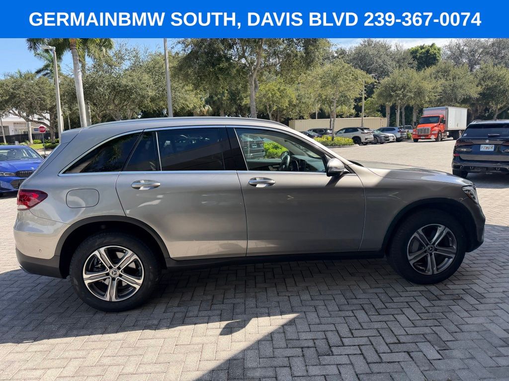 Used 2022  Mercedes-Benz GLC 300 image 9