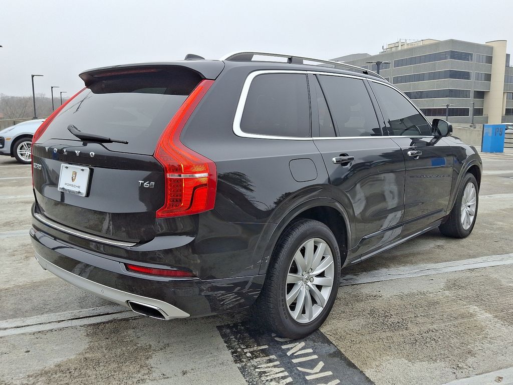 2017 Volvo XC90 T6 Momentum 4