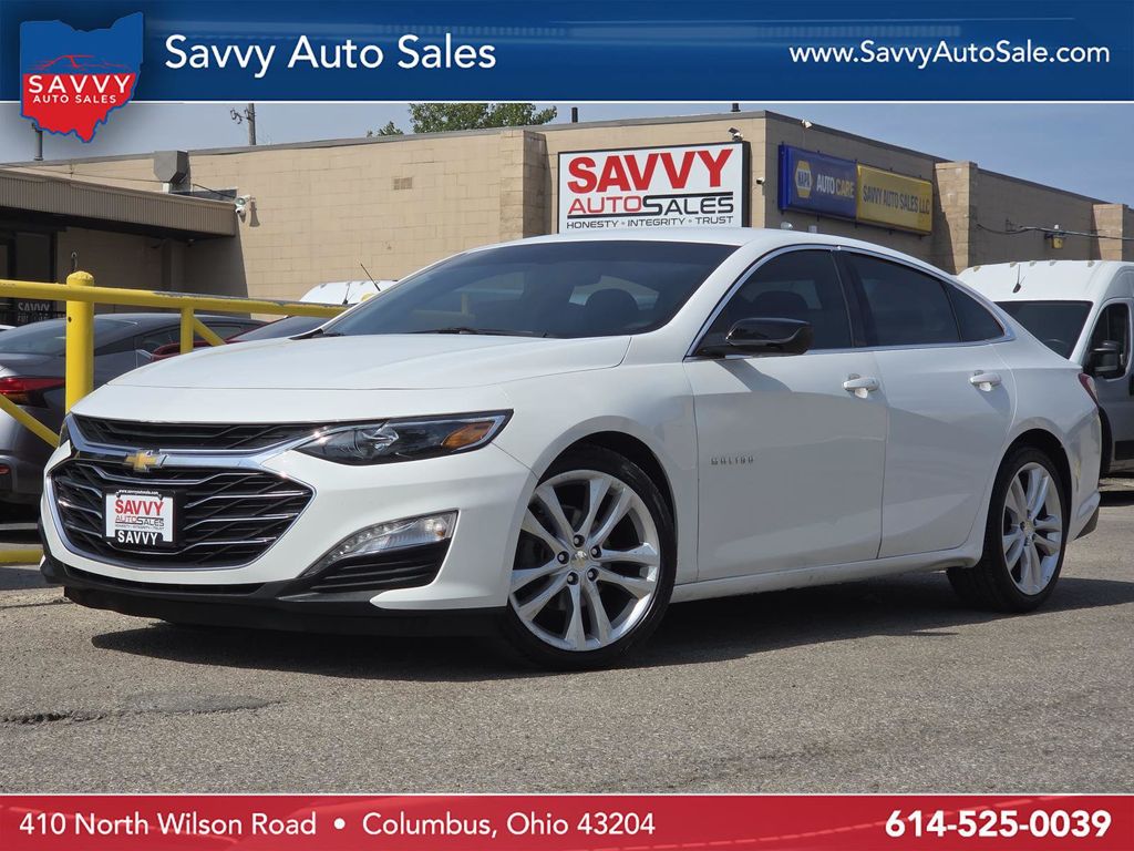 Summit White 2022 Chevrolet Malibu Sedan Front-Wheel Drive Continuously Variable Transmission