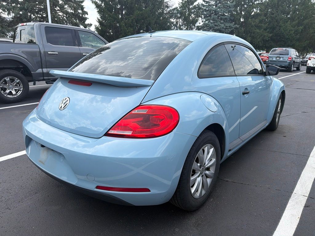 Thumbnail: 2015 Volkswagen Beetle - 3