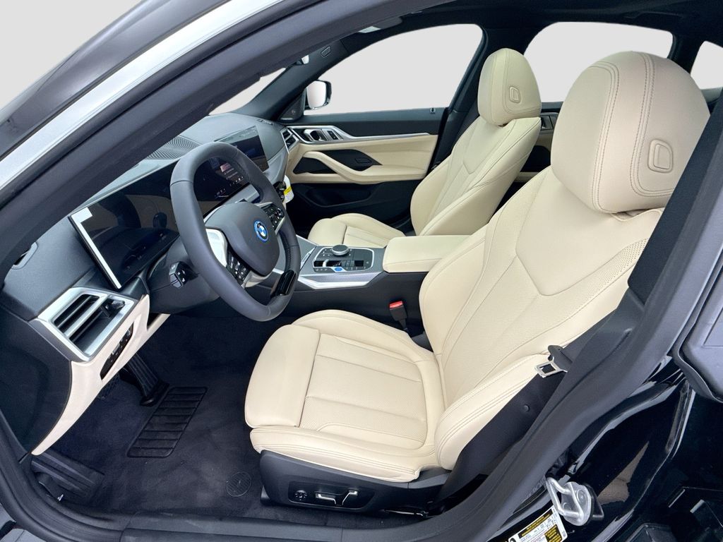 Thumbnail: 2026 BMW i4 - 18