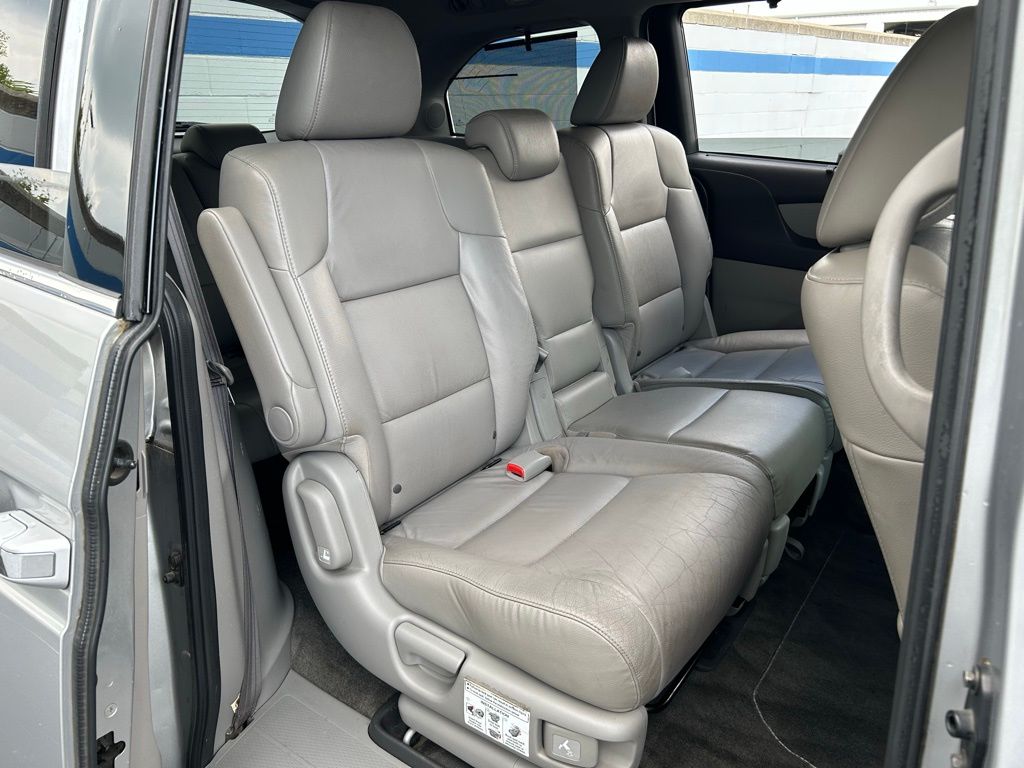 Thumbnail: 2012 Honda Odyssey - 25