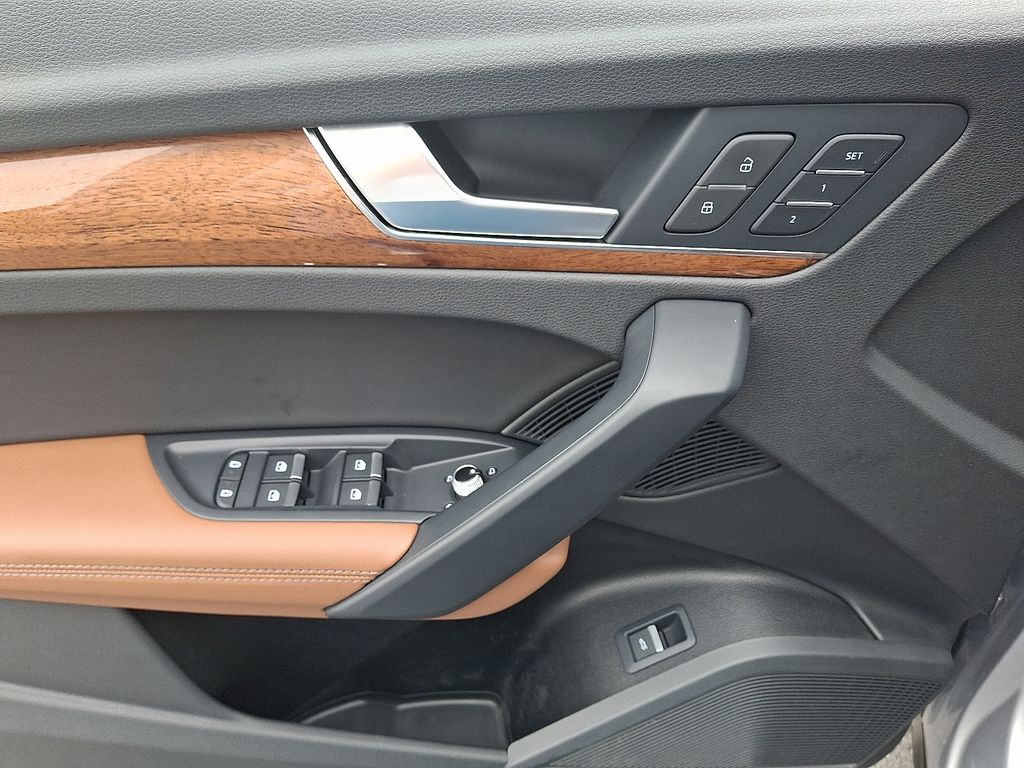 Thumbnail: 2022 Audi Q5 - 12