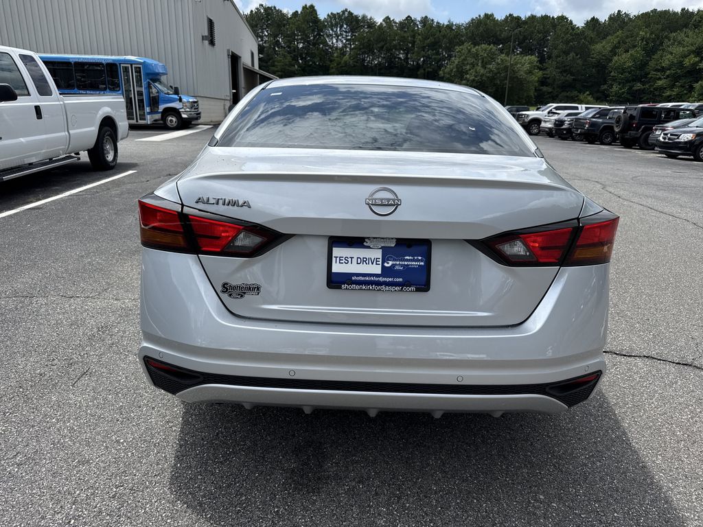 Used 2024 Nissan Altima Sedan