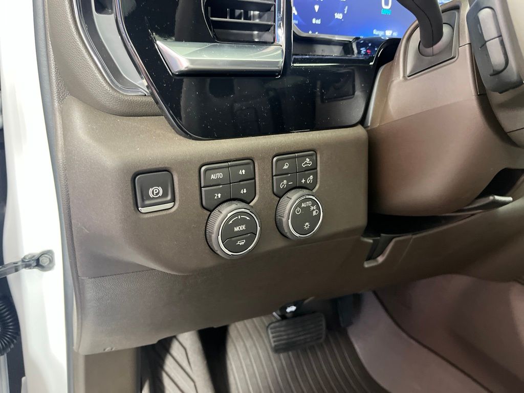 Thumbnail: 2026 Chevrolet Silverado 1500 - 24