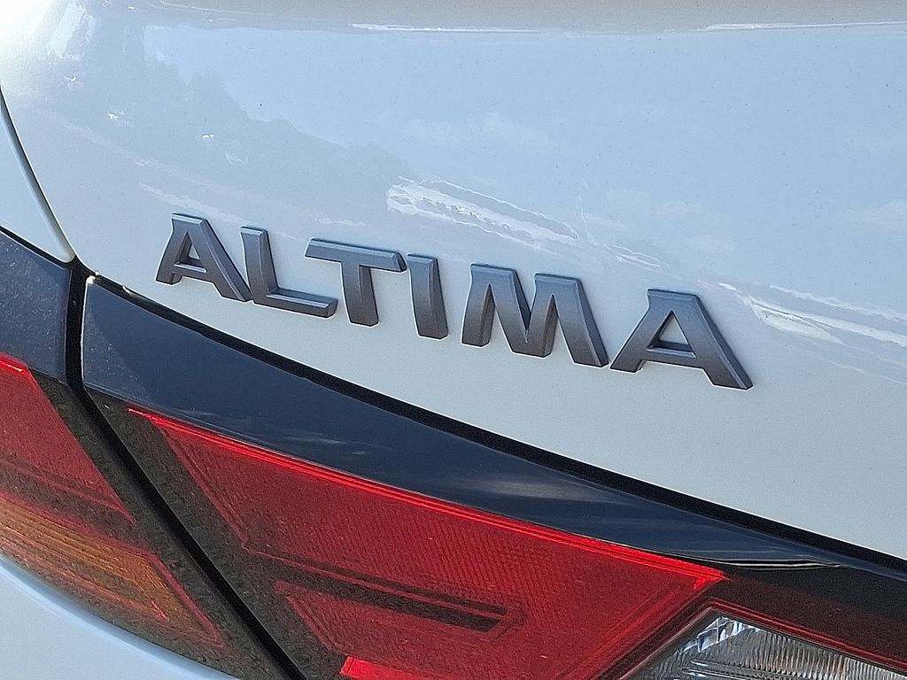 Thumbnail: 2025 Nissan Altima - 5