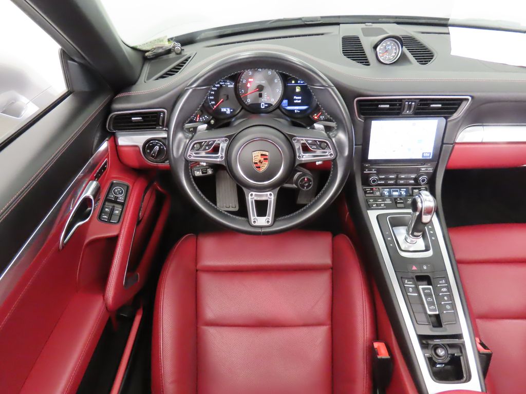 Thumbnail: 2017 Porsche 911 - 23