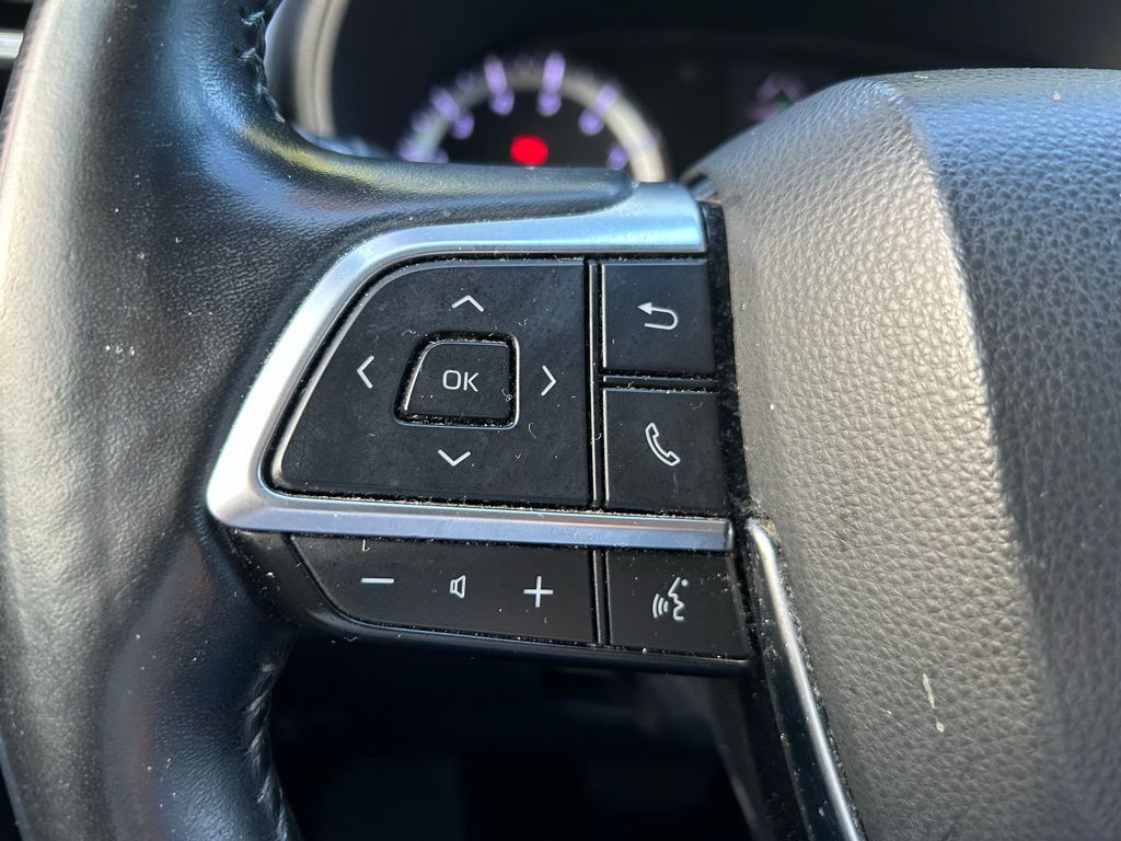 Thumbnail: 2021 Toyota Highlander - 21