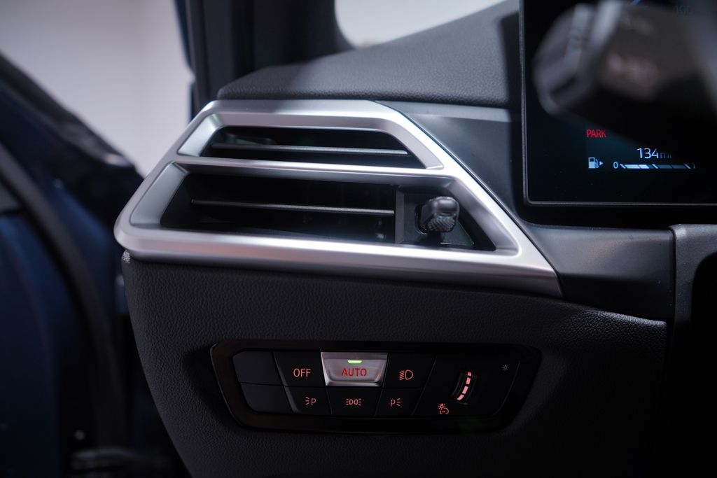 Thumbnail: 2025 BMW 3 Series - 19