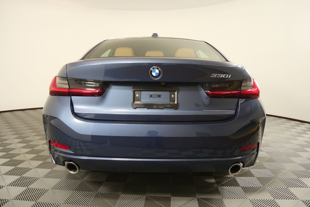 Thumbnail: 2025 BMW 3 Series - 4