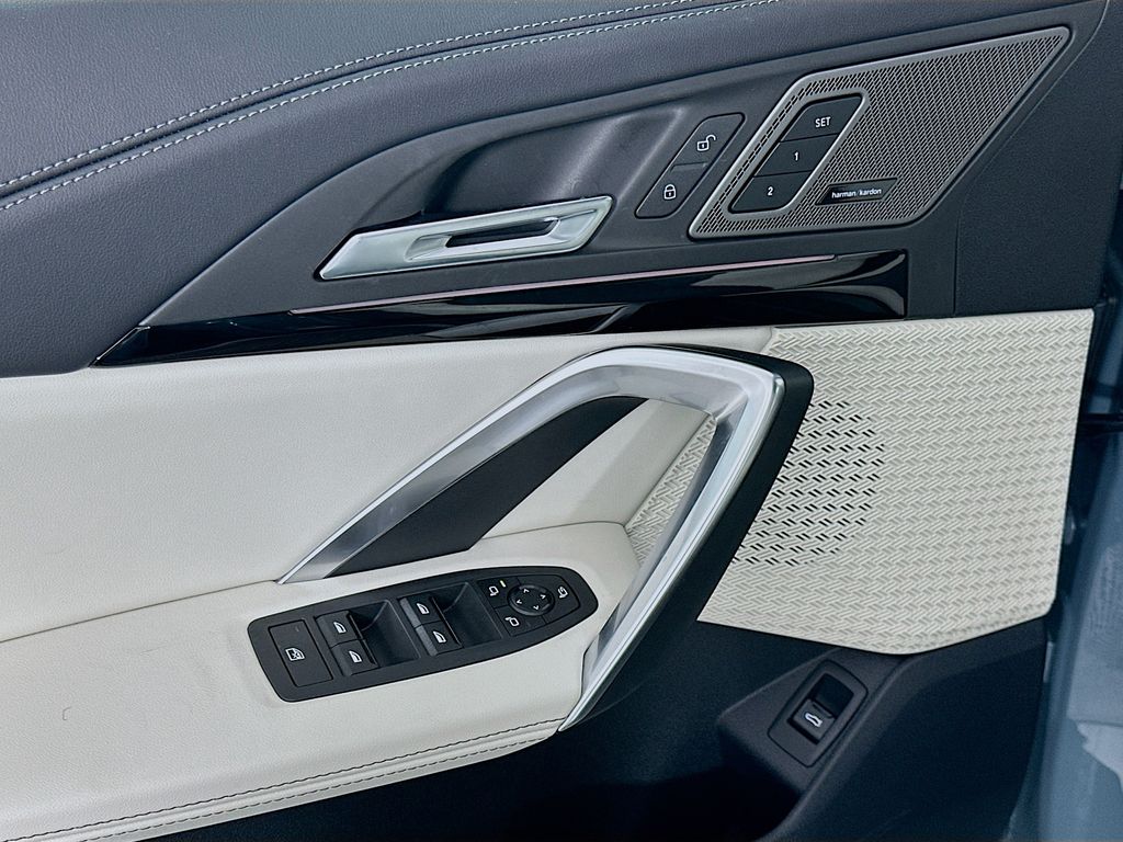 Thumbnail: 2026 BMW X1 - 20