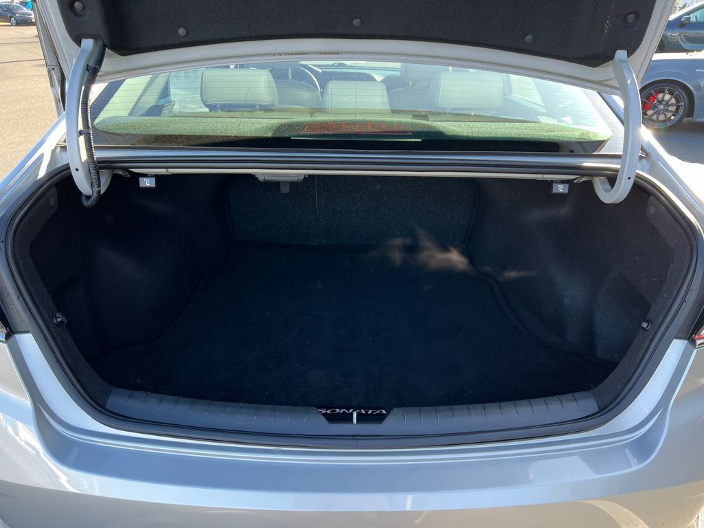 Thumbnail: 2018 Hyundai Sonata - 32