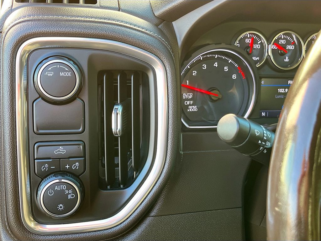 Used 2020 White Chevrolet LT image 10