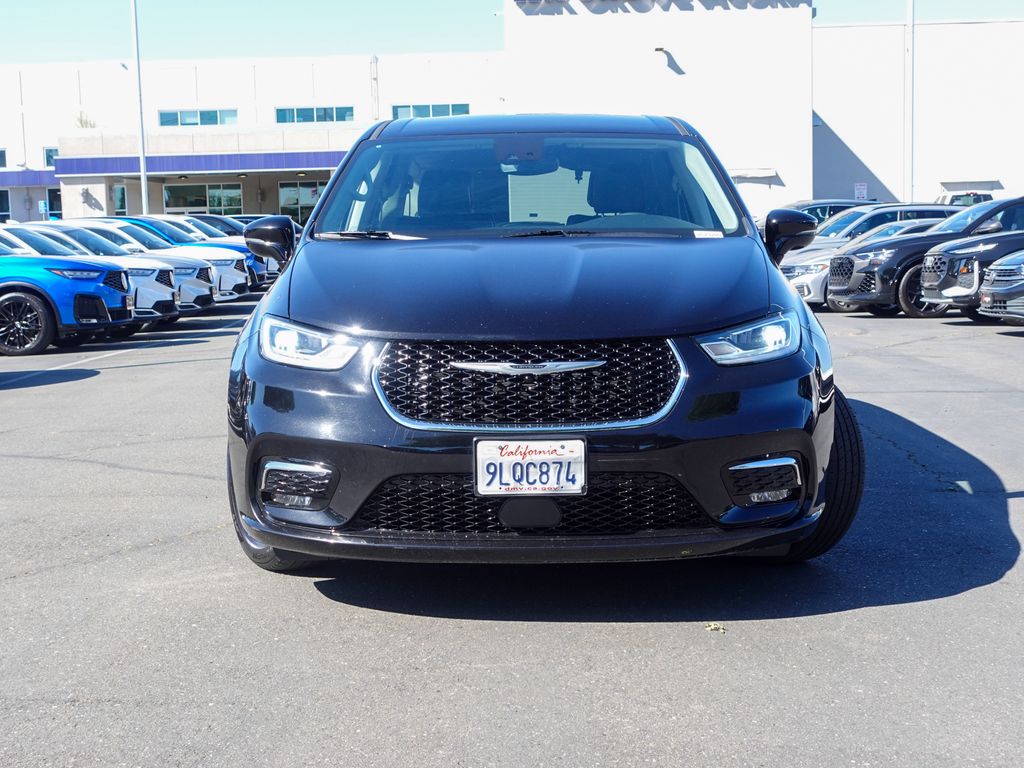 Used 2024 Black Chrysler Select image 2