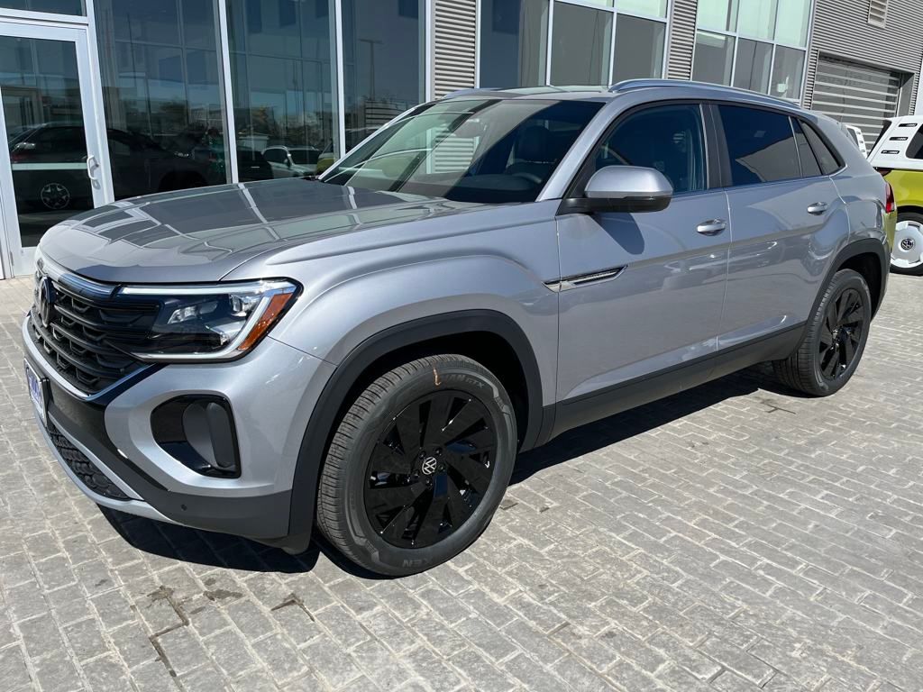 2025 Volkswagen Atlas Cross Sport 2.0T SE w/Technology photo