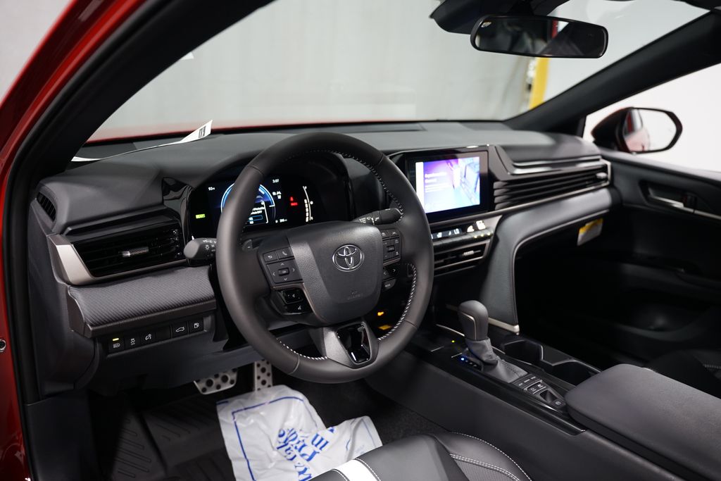 Thumbnail: 2025 Toyota Camry - 11