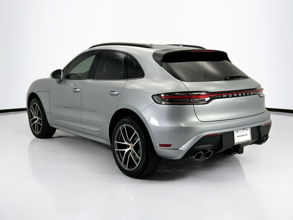 Thumbnail: 2026 Porsche Macan - 3