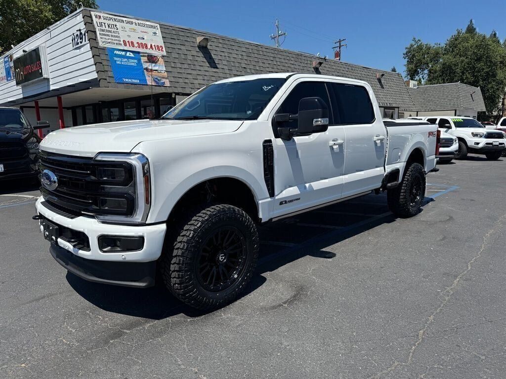 White Metallic 2026 Ford F-250 Super Duty Pickup Truck Four-Wheel Drive Automatic