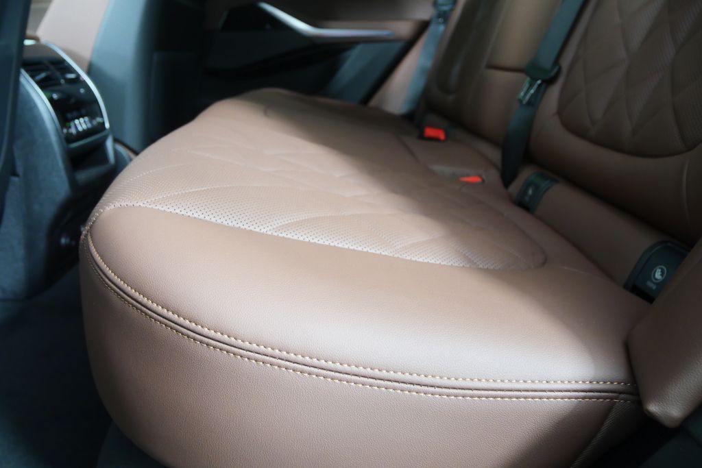 Thumbnail: 2026 BMW X5 - 15