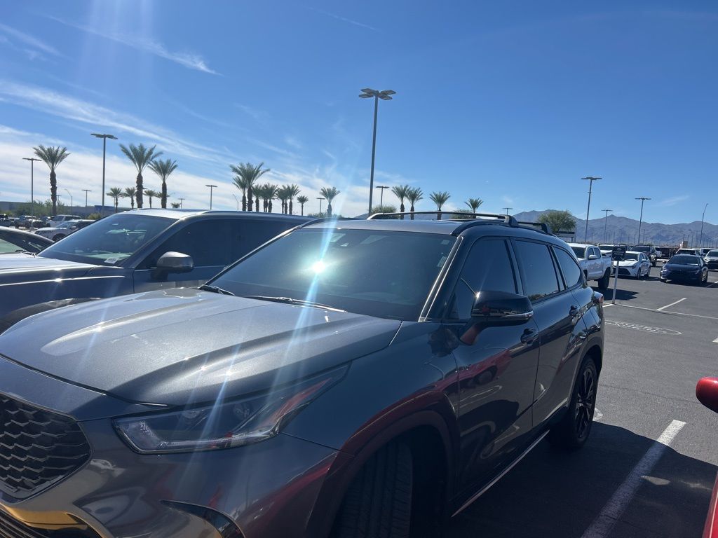 Thumbnail: 2023 Toyota Highlander - 2