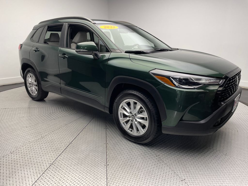 2022 Toyota Corolla Cross LE 3