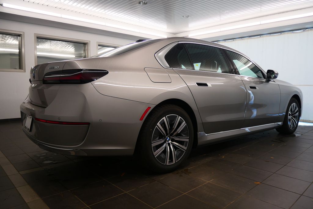 2024 BMW i7 eDrive50 4