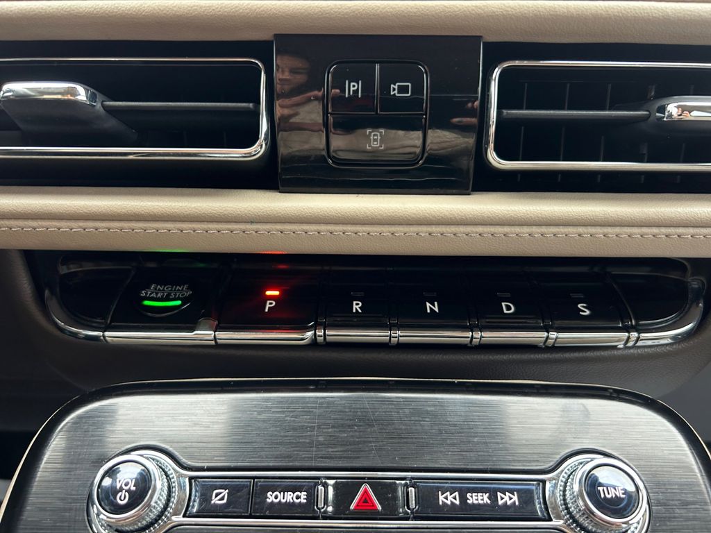 Used Car 2022 Lincoln Nautilus  Standard For Sale Under $30,000 In Floresville, Texas