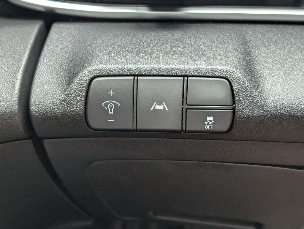 Used 2023 Hyundai Elantra Sedan