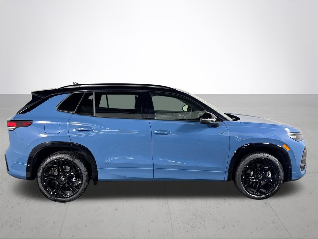 2025 Volkswagen Tiguan 2.0T SE R-Line Black