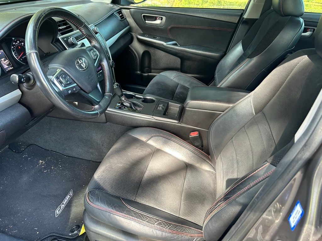 Thumbnail: 2016 Toyota Camry - 14