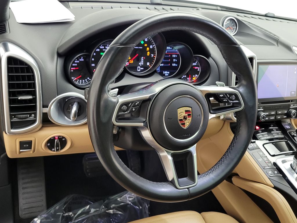 Thumbnail: 2017 Porsche Cayenne - 25