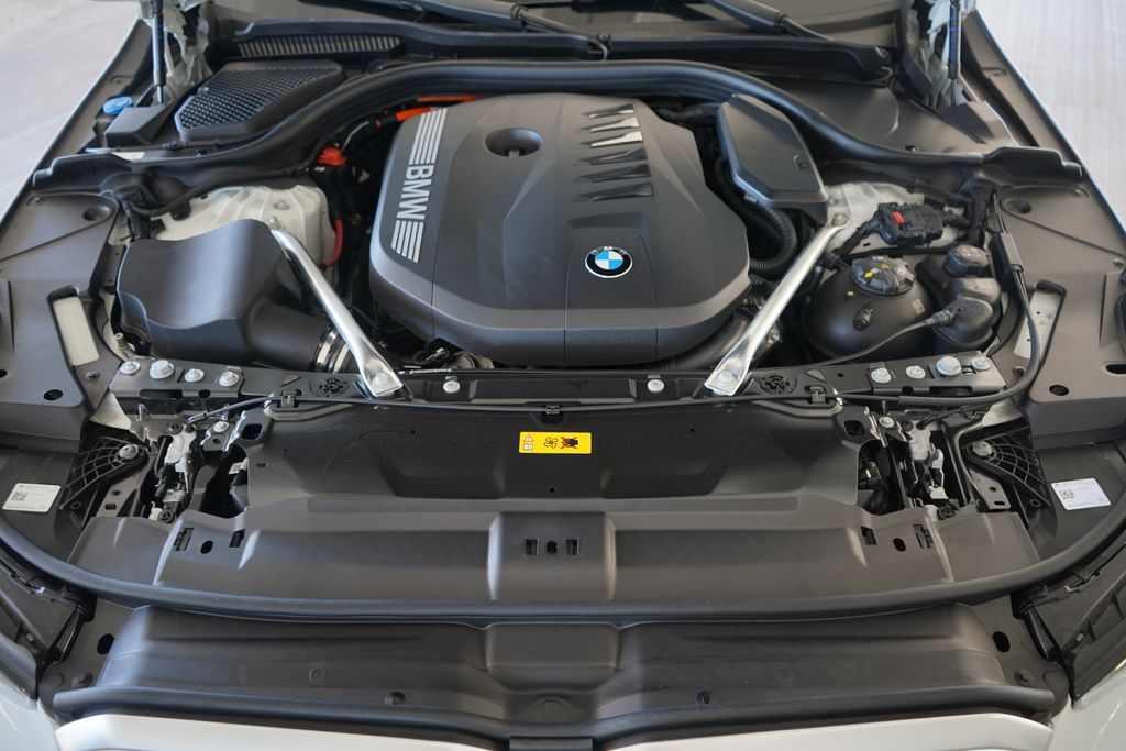 Thumbnail: 2026 BMW 5 Series - 21