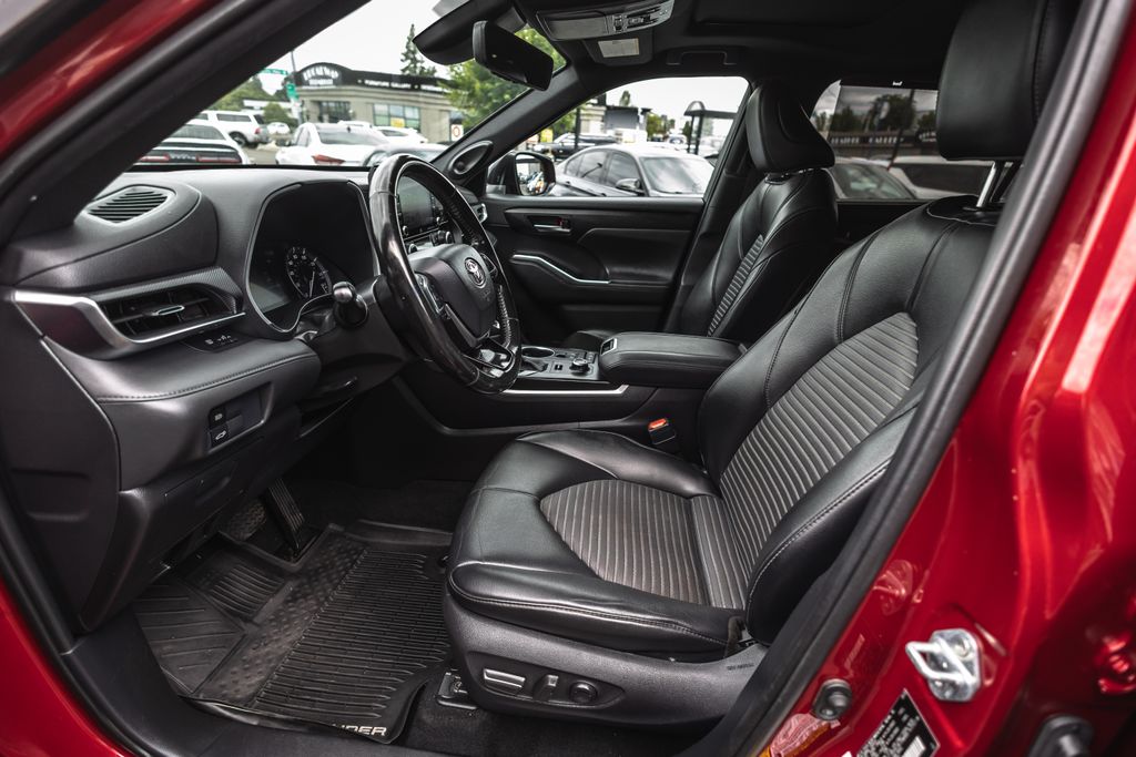 2021 Toyota Highlander XSE thumbnail 18
