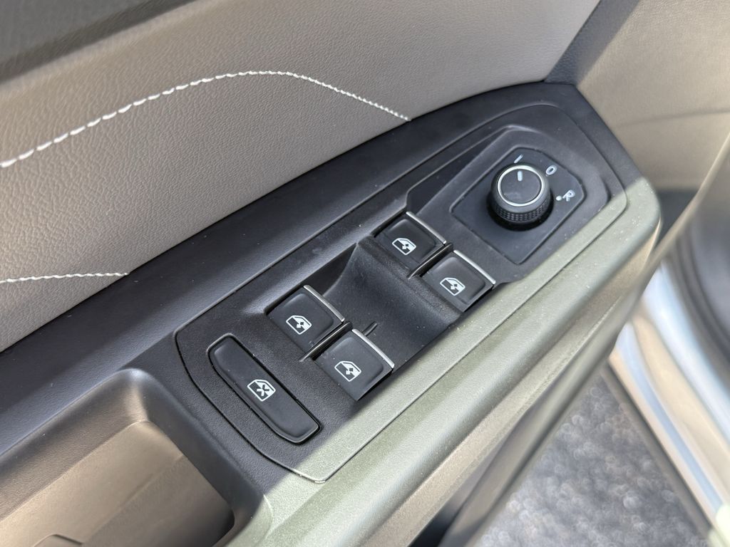 2023 Volkswagen Atlas 2.0T SE Silver at Cook Ford