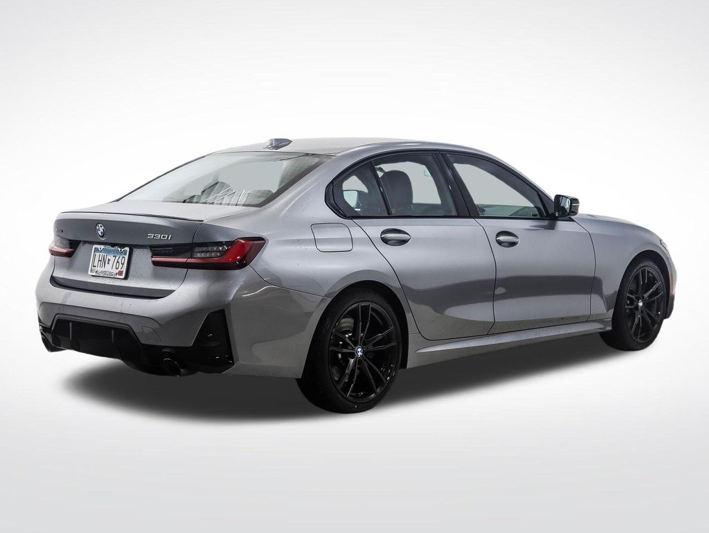 Thumbnail: 2024 BMW 3 Series - 5