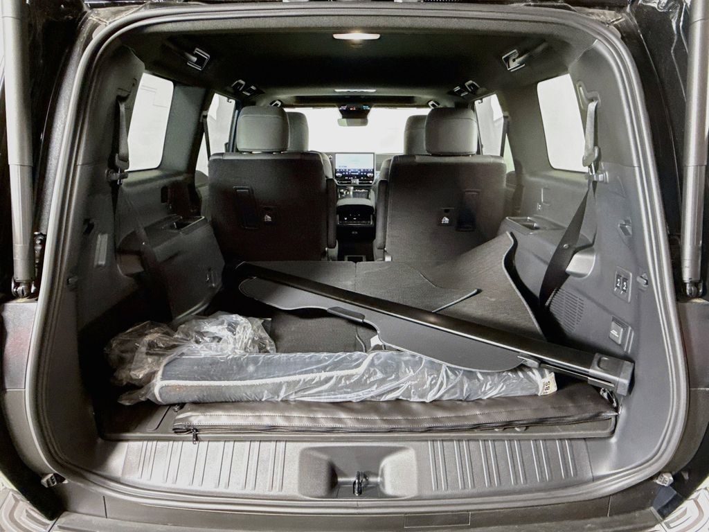 Thumbnail: 2024 Lexus GX - 27