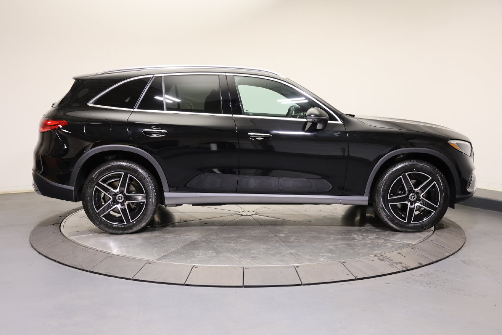 Thumbnail: 2026 Mercedes-Benz GLC - 8