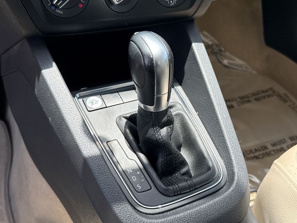 Thumbnail: 2015 Volkswagen Jetta - 20