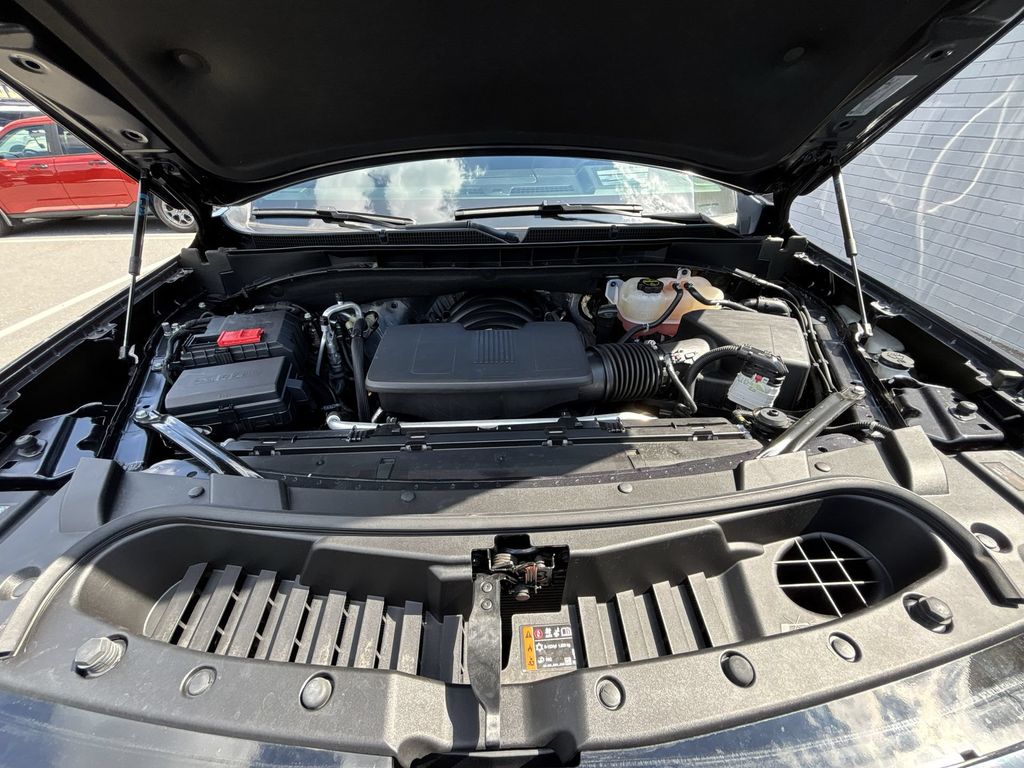 Used 2025 Silver GMC Denali Ultimate image 18